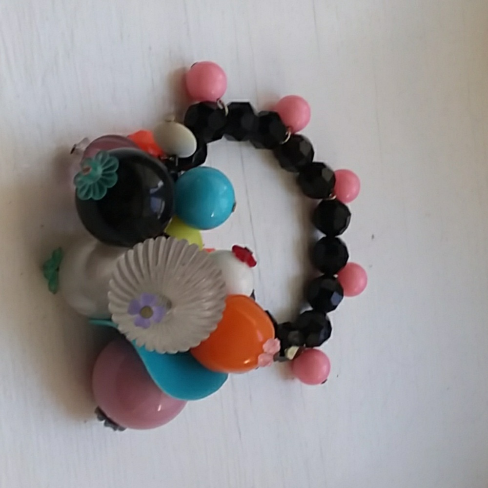 Strechie bracelet handmade by linda